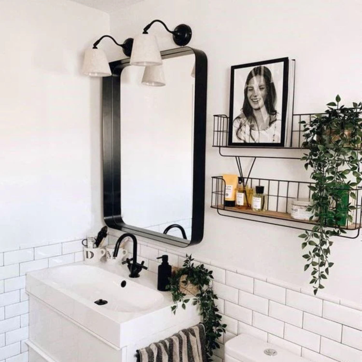 Arthers Modern Rectangle Wall Mirrors with Rounded Corners